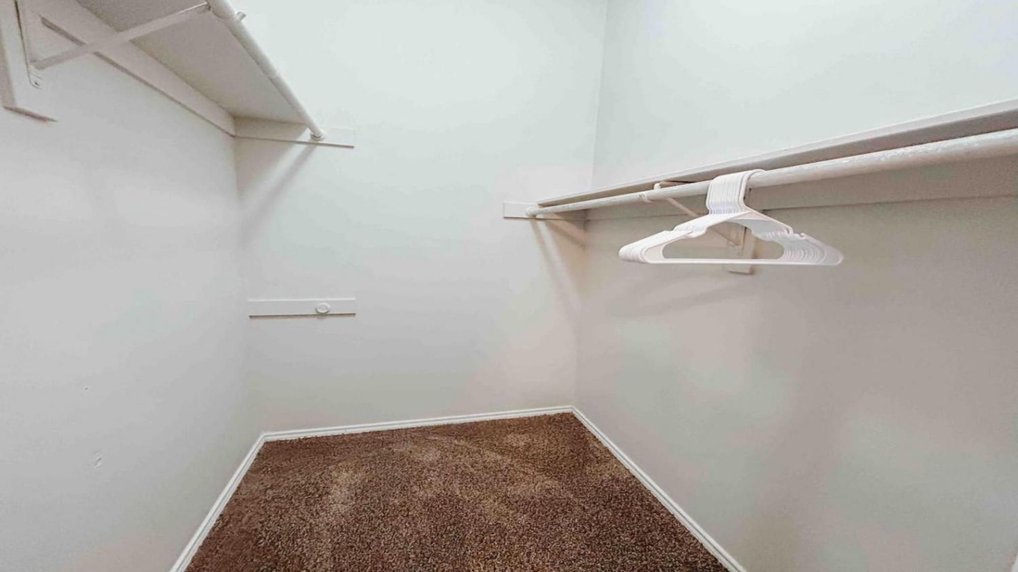 Spacious Family Value Retreat With Pool & Garage Apartment *